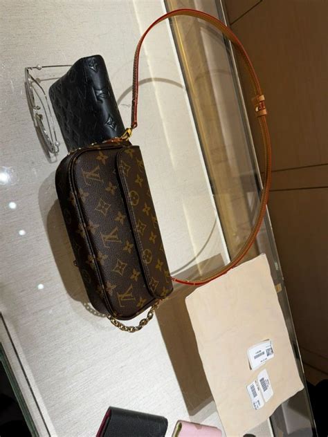 lily woc lv|louis vuitton ivy bag price.